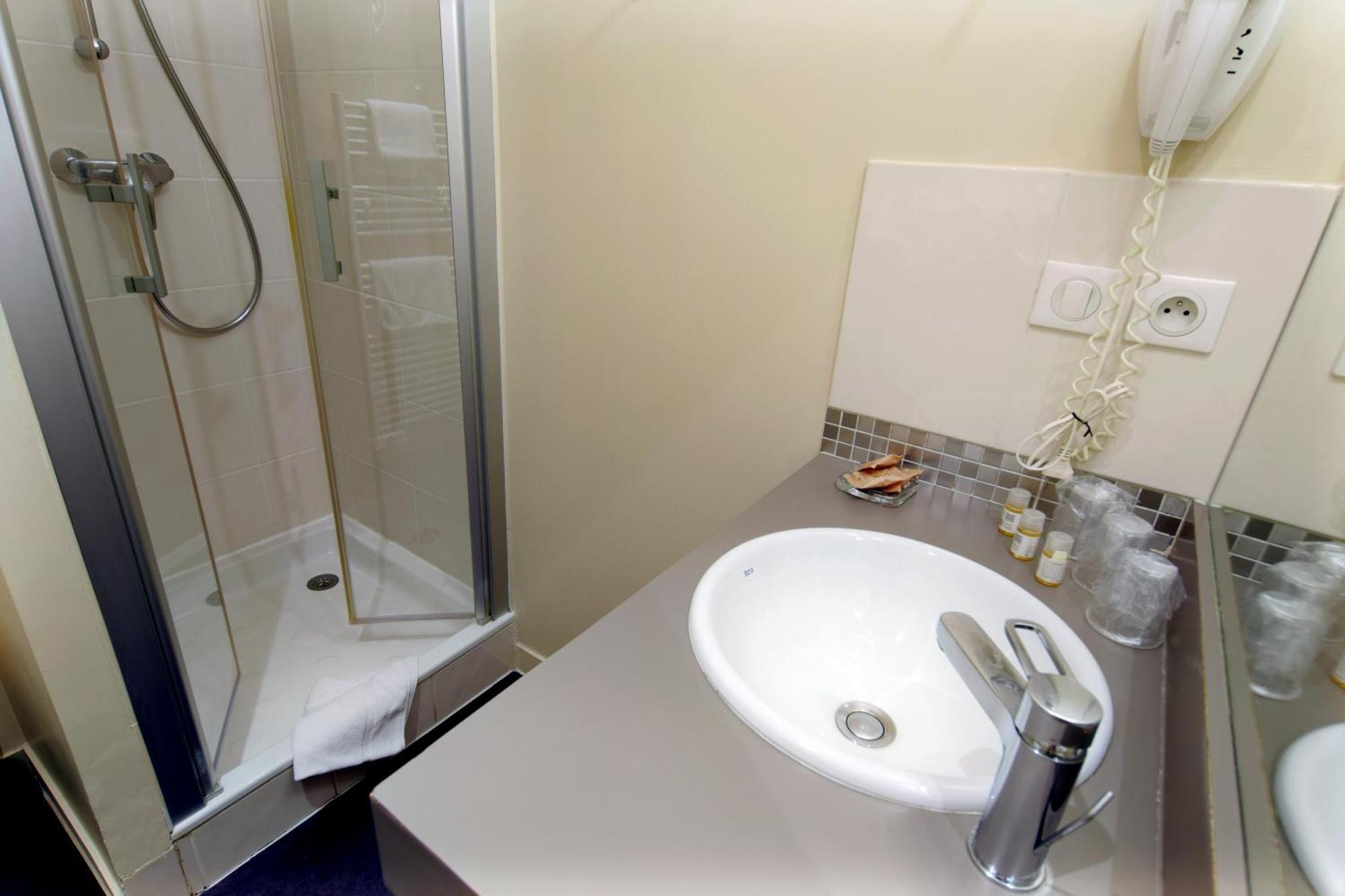 טור Hotel Ronsard מראה חיצוני תמונה