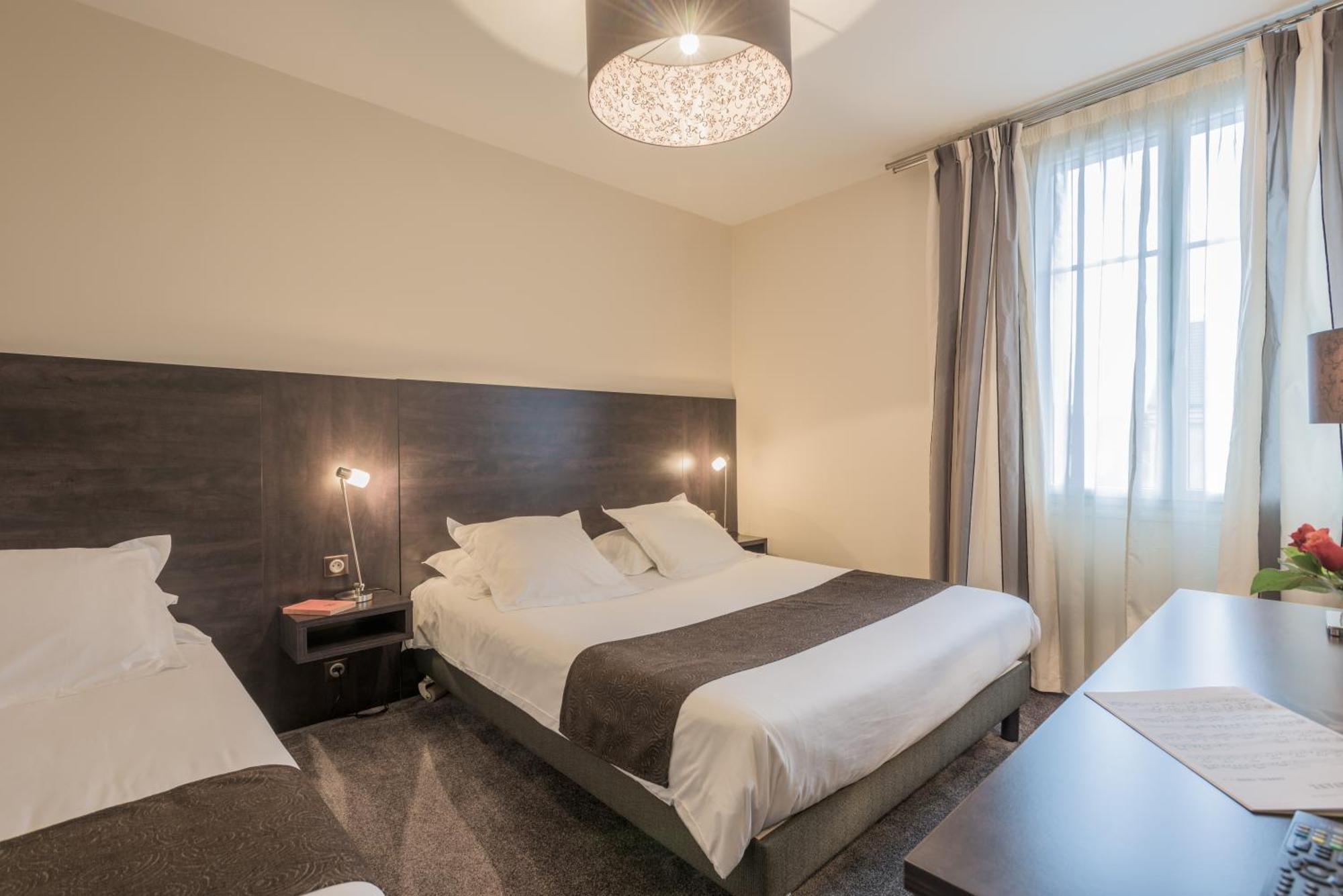 טור Hotel Ronsard מראה חיצוני תמונה