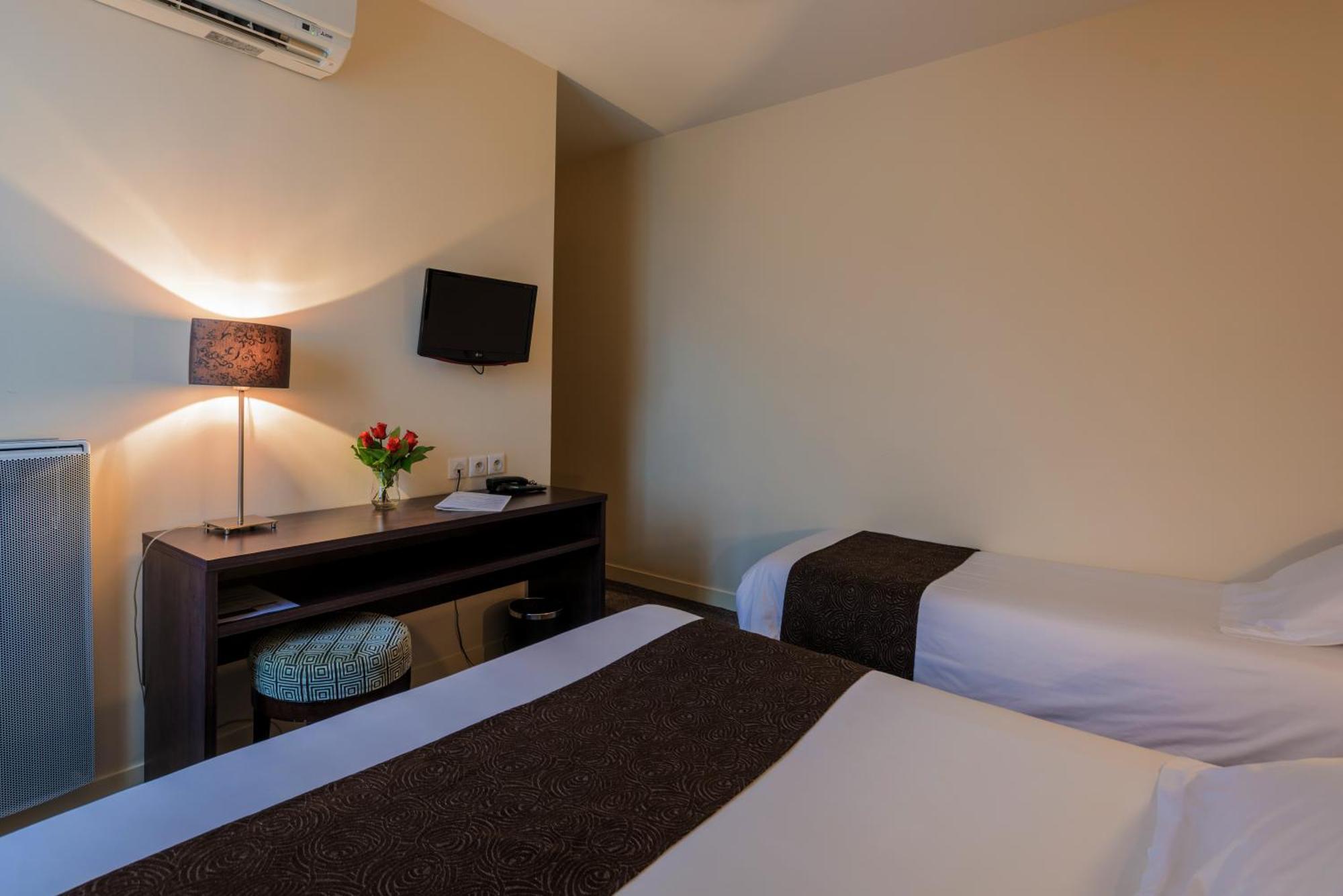 טור Hotel Ronsard מראה חיצוני תמונה